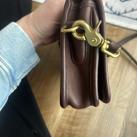 Vintage 1980s Coach Leather Crossbody Bag: Saddle Tan Made  Vintage 1980s Coach Brown Leather Flap Crossbody Bag
